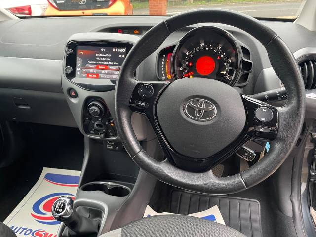 2020 Toyota Aygo 1.0 VVT-i X-Play TSS 5dr - APPLE CAR PLAY- CAMERA- BLUETOOTH
