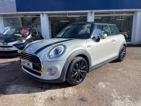 Mini Hatchback 1.5 Cooper 3dr Auto - £7360 OPTIONS -CHILLI PACK - MEDIA XL - SUNROOF Hatchback Petrol Silver at CSG Motor Company Chalfont St Giles