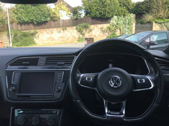 2017 Volkswagen Tiguan 2.0 TDi 150 4Motion R-Line 5dr - SUNROOF - NAV - H/SEATS