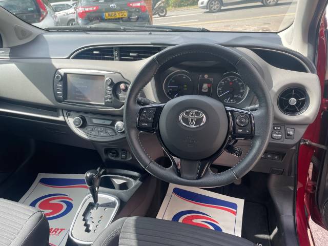 2018 Toyota Yaris 1.5 Hybrid Icon 5dr CVT - JUST HAD MOT AND SERVICES