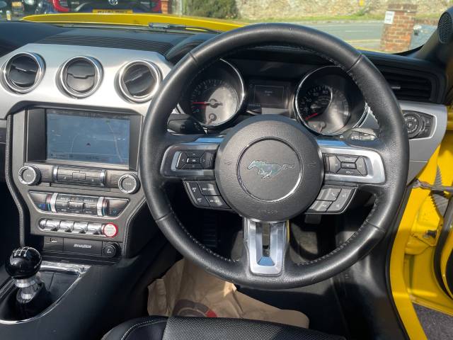 2016 Ford Mustang GT 5.0 - FSH  - NAV - H/LEATHER - SHAKER SOUND - PARKING SENSORS