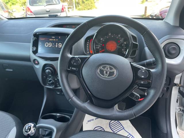 2021 Toyota Aygo 1.0 VVT-i X-Play TSS 5dr - CAMERA - CAR PLAY - BLUETOOTH